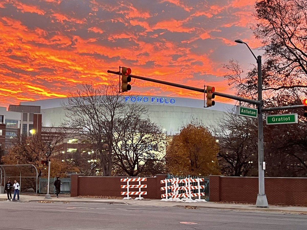blue_jeep's tweet image. What a night at @fordfield 😍