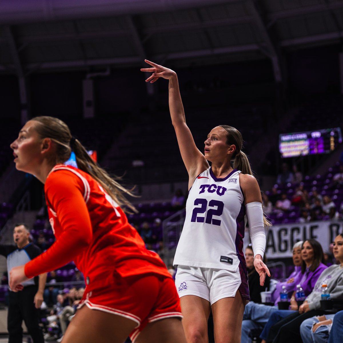 tcuwbb's tweet photo. How does an 18-0 run to open the game sound 😉

#GoFr https://t.co/oCayKvzurX