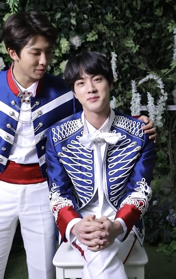 archnamjin's tweet image. NamJin 🤍💙