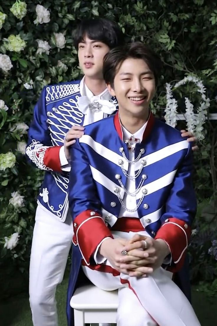 archnamjin's tweet image. NamJin 🤍💙