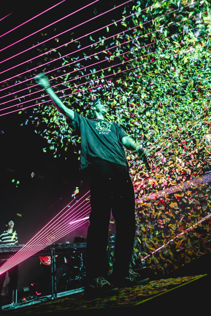 ProbCause's tweet image. Definitely swallowed some confetti but was totally worth it 🎉