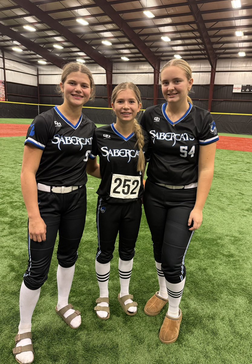 tmonroe_2030's tweet photo. This weekend I had the chance to get out in front of college coaches, and I played with everything I had. Having two amazing teammates by my side pushed me, challenged me, and made the whole experience even better. We showed up for each other and competed hard every rep.

Huge thank you to @MIBlueChip for putting on an awesome camp. I learned a ton and loved every minute of it. 💙🥎

#ClassOf2030 #SoftballRecruit #Outfielder #UtilityPlayer #LeftyBat #NextLevelReady #CollegeSoftballBound #MidwestSoftball #PlayWithHeart #NoFlyZone #ExtraBaseMindset #BlueChipCamp #ShowcaseReady