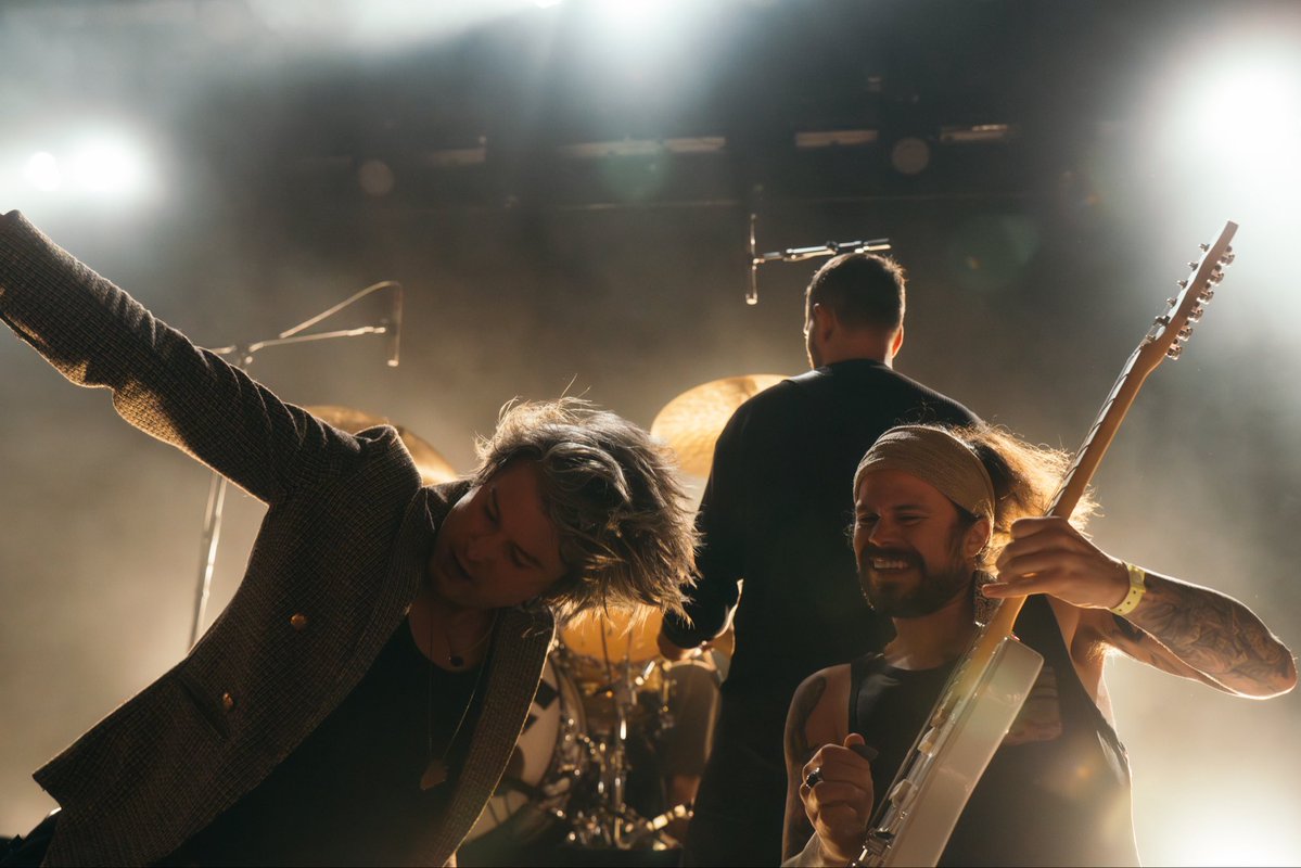 NIGHT 5: New York City! What a show…

It’s been 10 years since we played here and you didn’t let us down. Wall to wall, the vibes were immaculate. We truly felt the love.