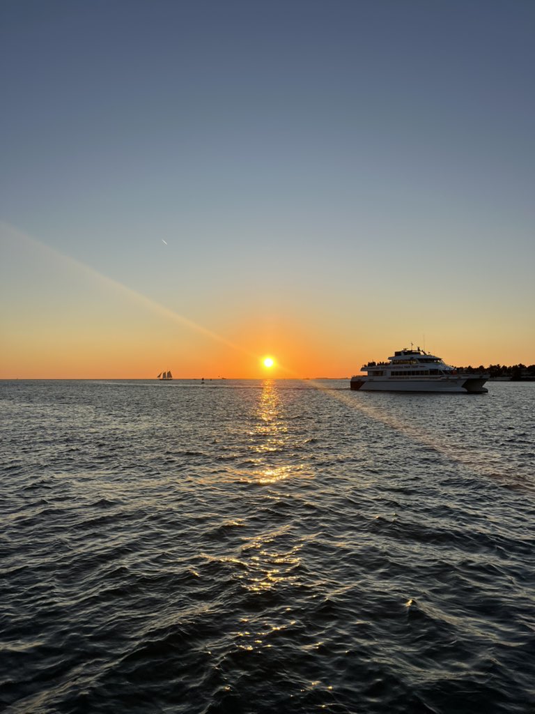 difficultpatty's tweet image. Hi from Key West.