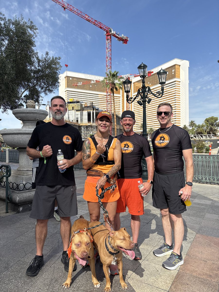 tim_niemeyer_'s tweet image. Had a blast durning #RunForHal in Vegas ‘25 w/ @GLord75, @HilsenbeckJeff, &amp;amp; Chris Cyborg!