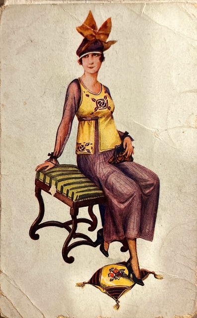 Kathryn11Baird's tweet image. How I&apos;m starting the week, although I might get some funny looks at the gym this morning. #Postcard #Fashion