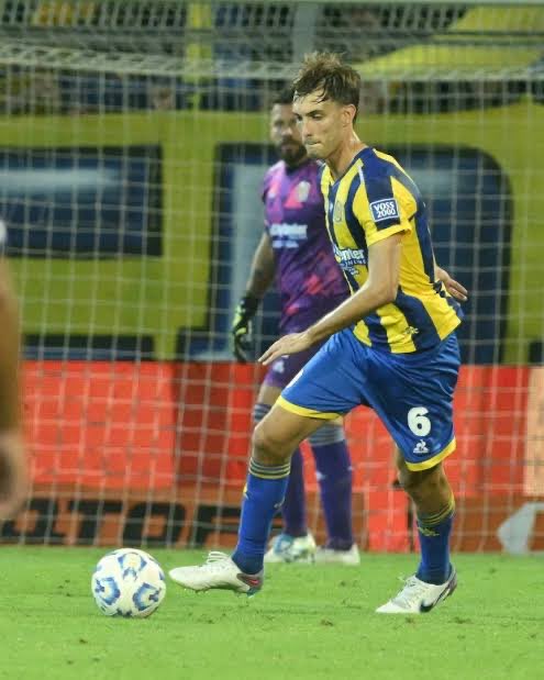 Ayer Sampaoli, hoy Juan Cruz Komar, los KUKAS perdiendo todo este año.