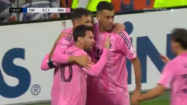 LIONEL MESSI LOVES A BIG Picture