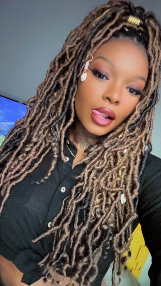 Rosey_ (@official_rosey) on Twitter photo 