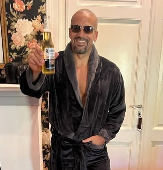 DePrimeraa's tweet photo. Llegan imágenes de Juan Sebastián Verón después del partido. https://t.co/UlJRMzzboj