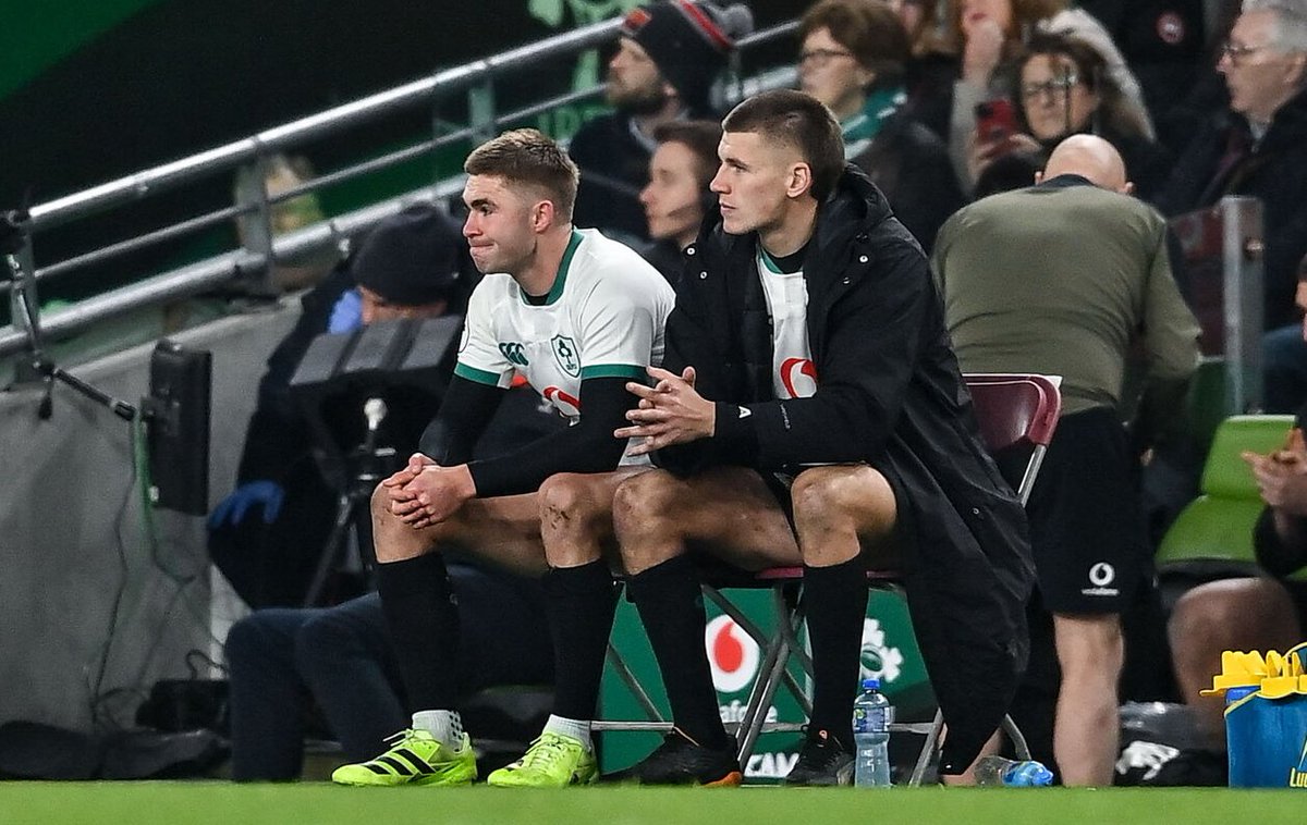 After all the 10 talk, throughout 2025, surely no-one predicted the November Test window with these two lads keeping each other company in the sin-bin as howls rang out around Aviva Stadium 🪑🪑

Think every nation would appreciate some clarity on officiating after the WR review
