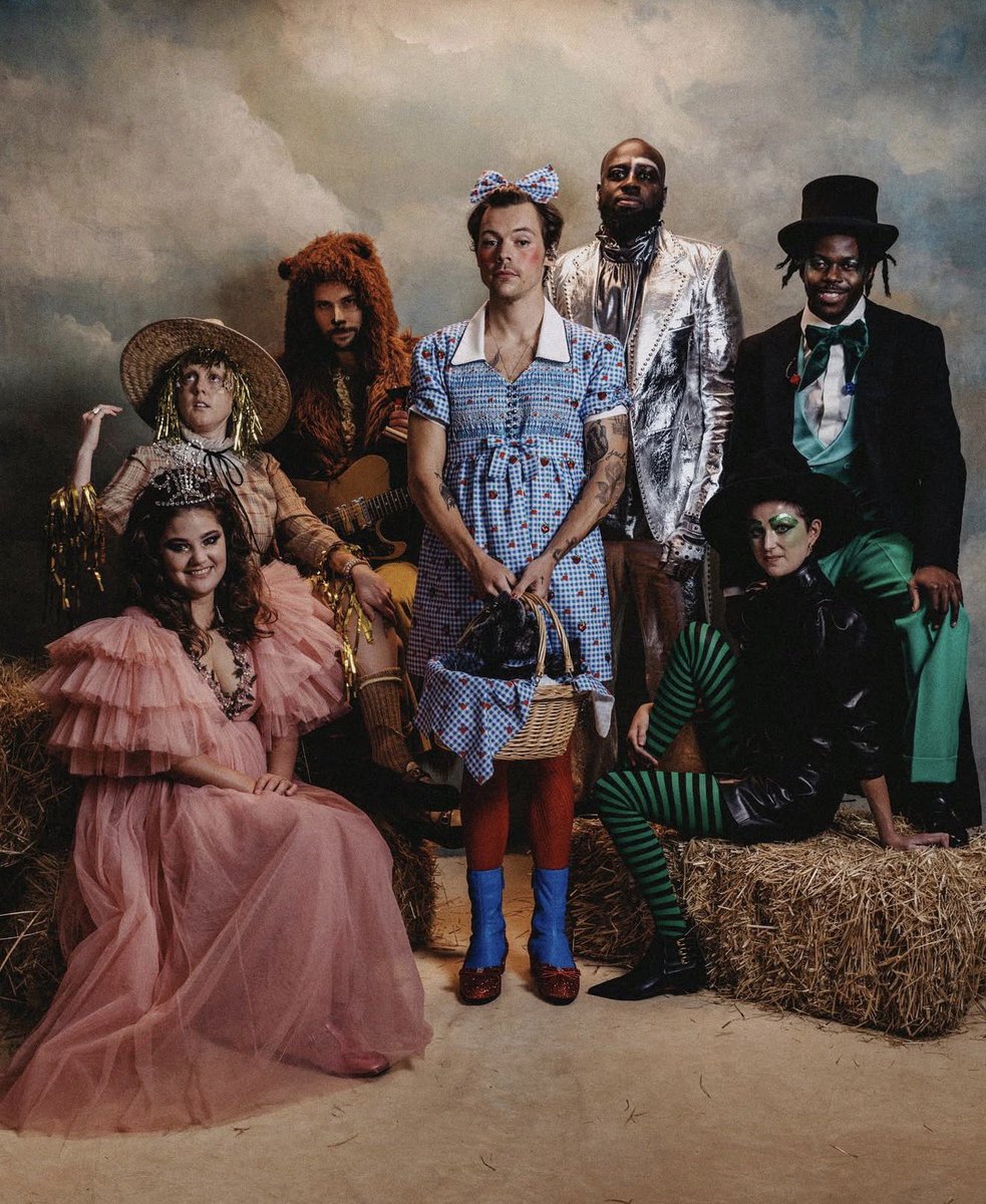 blueblrdhoneyy's tweet image. seven tickets for wicked:for good please