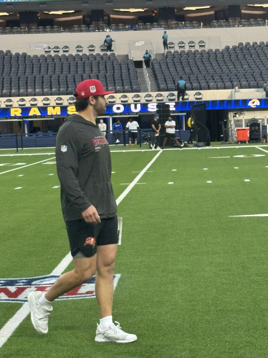 AileenHnatiuk's tweet image. Baker back in LA #Bucs