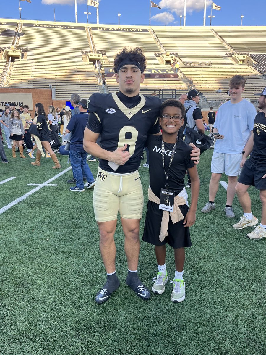 thebigOsystem's tweet photo. Great to be back home @WakeFB with all My Kids‼️

@MaggieJMullen20 👏🏼 For the SL Passes 👊🏼

My Dawgs 
@ramimullen Asst. Coach @VState_VB &amp; @NateMullen7 Asst. Coach @LRBearsFootball &amp; all the MULLEN CREW doin Their thing.

🗣️Another Wake Forest 🏈 Victory‼️

#GrateFul 💯 🙏🏼

#BigO https://t.co/rHJ7xkU8ep