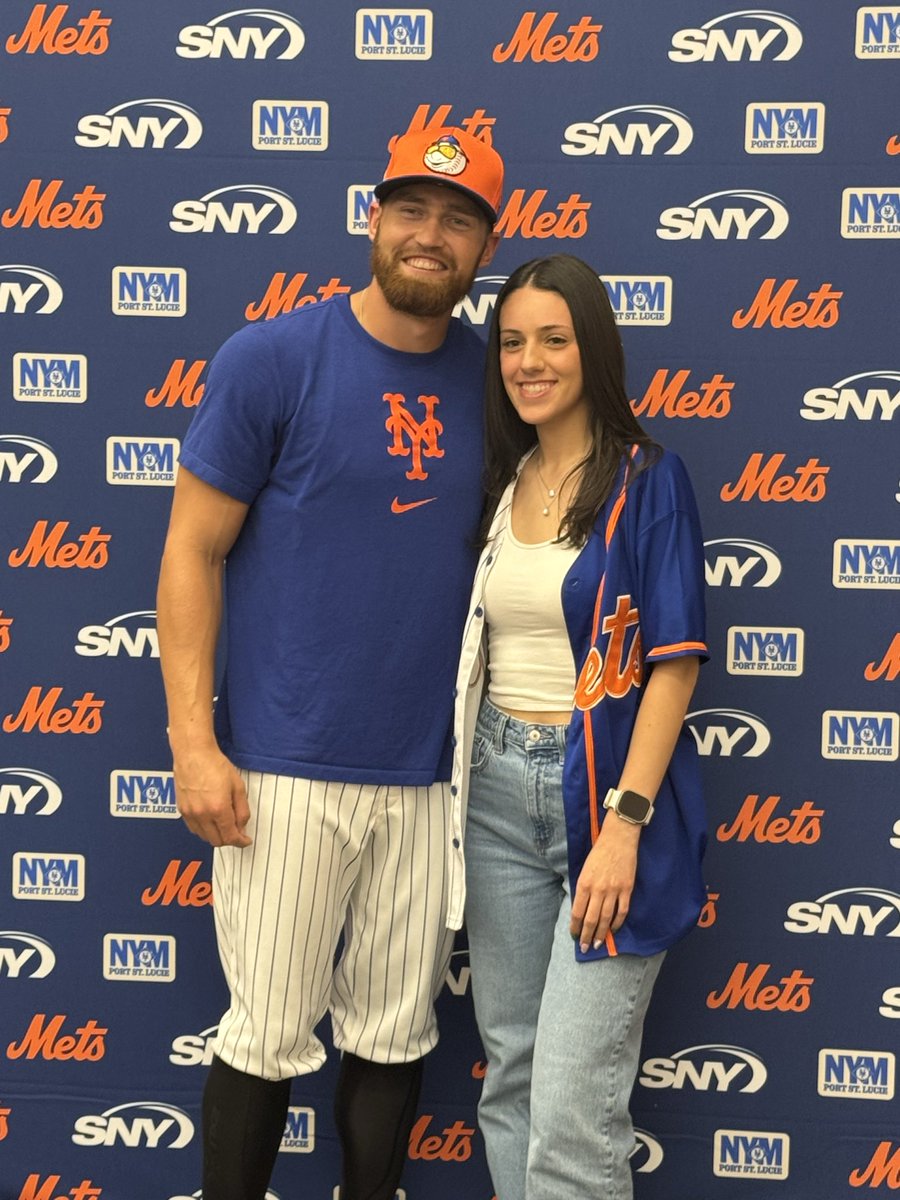 alexa_antoniam's tweet photo. @Mets WHAT ARE YOU DOING?!?! #nimmo https://t.co/mXNLnw8xjd