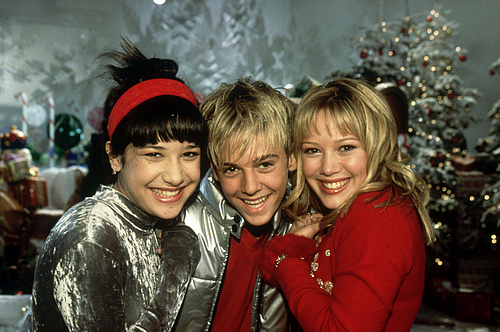 It’s been 24 years since the Aaron Carter Christmas episode of Lizzie McGuire ❤️