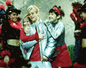 ImLizzieM's tweet photo. It’s been 24 years since the Aaron Carter Christmas episode of Lizzie McGuire ❤️ https://t.co/UEXibBJH6h