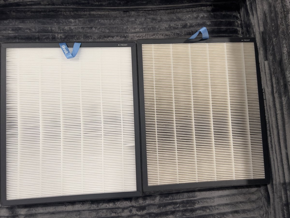 iansullivan5's tweet photo. Replaced my @LevoitLifestyle vital 200s smart air purifier after 5 months of use. Surprised on how dark it got from 5 months of use. now to test it in these midwest BRUTAL winters and spring time allergies! 🤧

after replacing the filter I can breathe so much better! https://t.co/kmIAaAsrA6