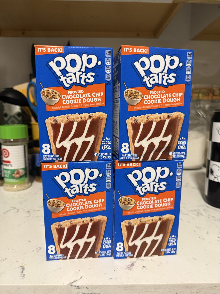 Been looking for chocolate chip cookie dough <a href="/PopTartsUS/">Pop-Tarts</a> everywhere since they came back and today my mom found them and delivered four boxes to me :’) LMAO
