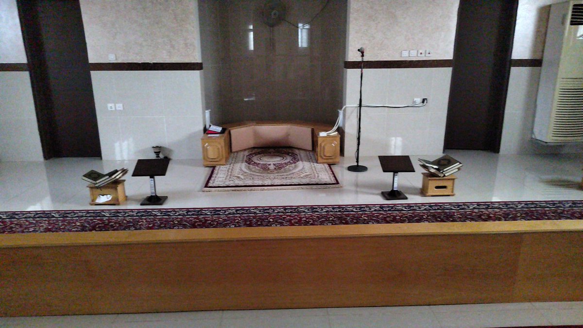 ButainDawah's tweet photo. بحمد الله قامت الجمعية بتوزيع #حوامل_المصاحف على مساجد البطين و جامع البطين الكبير جزى الله خيرا المتبرع بها وكتب الله أجره.
 "للقرآن الكريم… مكان يليق به"
"حاملٌ يعلي كلمة الله تعالى"
"نضعه ليرتفع النور" https://t.co/rgUGl0AAJN