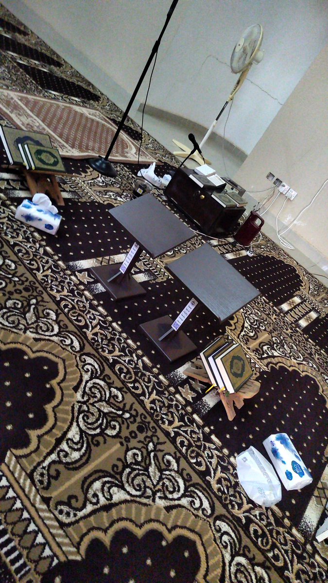 ButainDawah's tweet photo. بحمد الله قامت الجمعية بتوزيع #حوامل_المصاحف على مساجد البطين و جامع البطين الكبير جزى الله خيرا المتبرع بها وكتب الله أجره.
 "للقرآن الكريم… مكان يليق به"
"حاملٌ يعلي كلمة الله تعالى"
"نضعه ليرتفع النور" https://t.co/rgUGl0AAJN