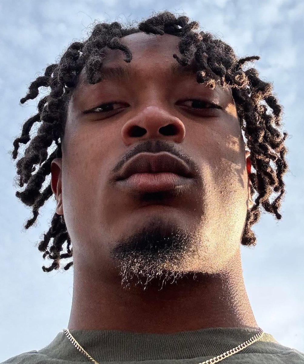 kingseann2's tweet image. I&apos;m ready, I will Be Great. If you love me, I&apos;ll give 1000%
A humble young man, ready to eat‼️  #upnext @DmvSportsLive6 @dhglover @JayJayHarper2