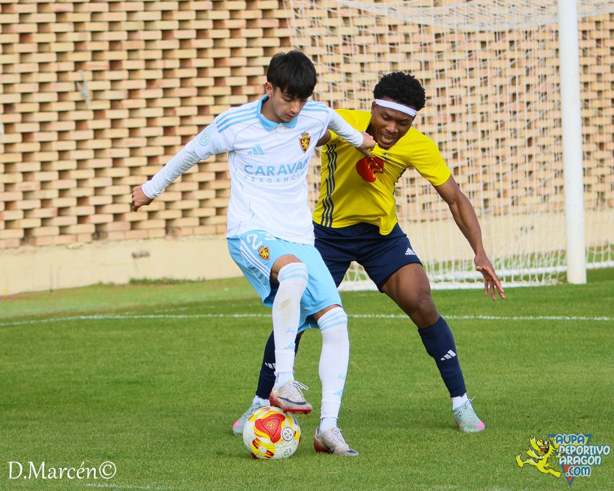 aupazaragoza_AZ's tweet image. 📸 de @dani_peterpan del partido J12 #SegundaRFEF disputado esta mañana entre @RZcantera 🆚 @CD_Ebro que ha terminado con empate 0-0 ⚽