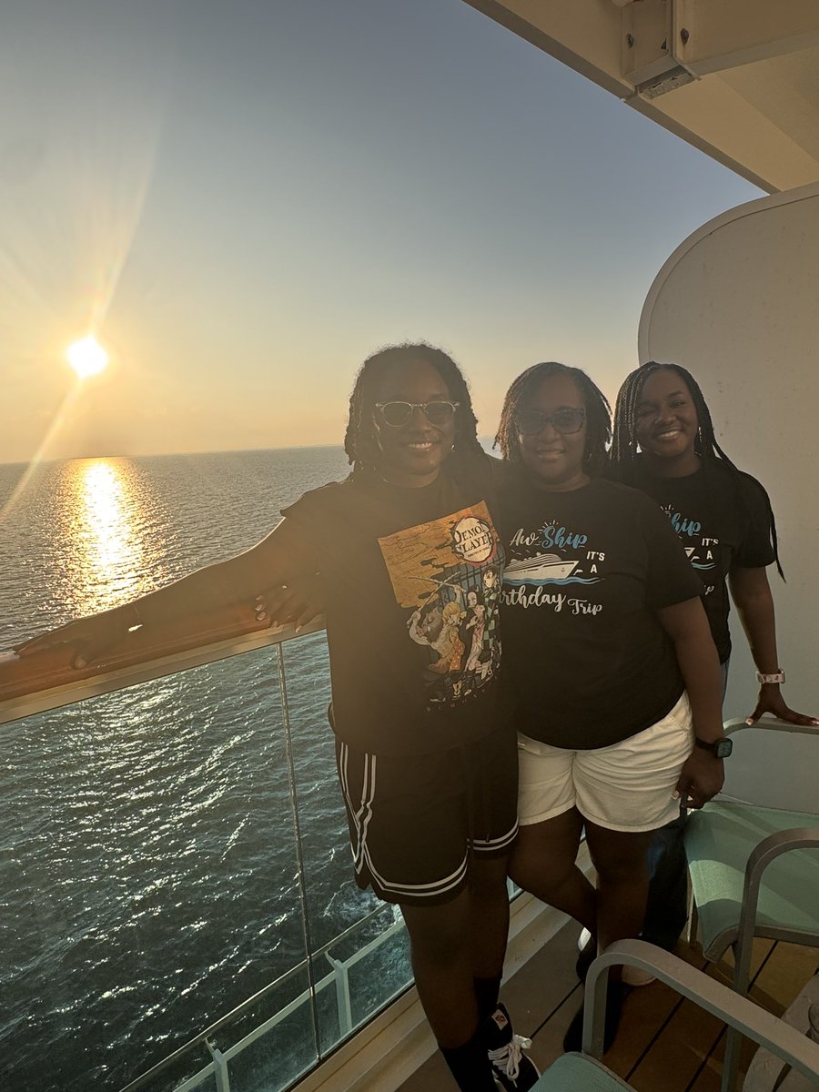 LexVisionary's tweet image. 🏄🏿‍♀️