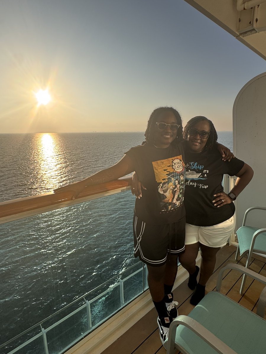 LexVisionary's tweet image. 🏄🏿‍♀️