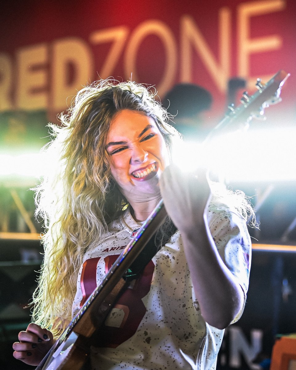 Thank you to <a href="/TheWarningBand2/">The Warning</a> for traveling all the way from Mexico for today's halftime show. 🇲🇽