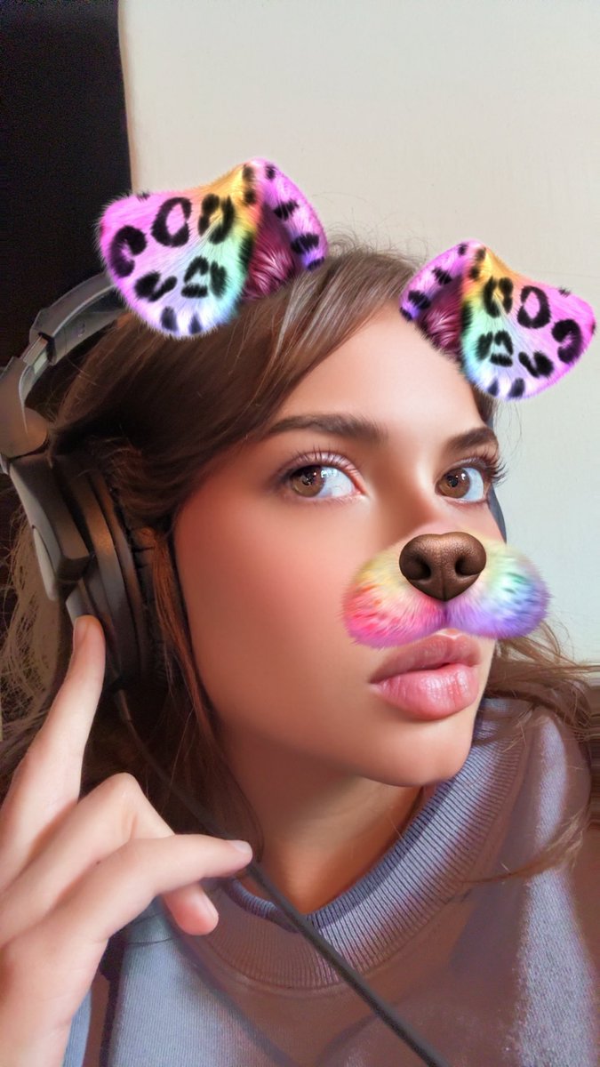 KatePeytavin's tweet image. studio days got me like