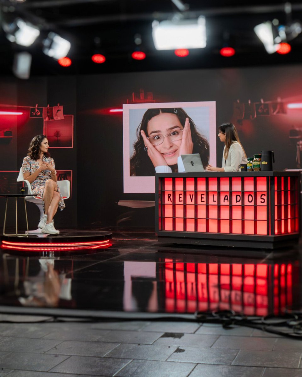 UchileTv's tweet image. 🎞️ Abrimos un nuevo capítulo de Revelados con Fernanda Urrejola.

Su trayectoria, marcada por versatilidad y presencia escénica, será parte de una conversación en profundidad conducida por @SofiaTupperC

📅 Estreno: lunes 24/11 | 22 hrs. por #UChileTV.
💻 Disponible en YouTube