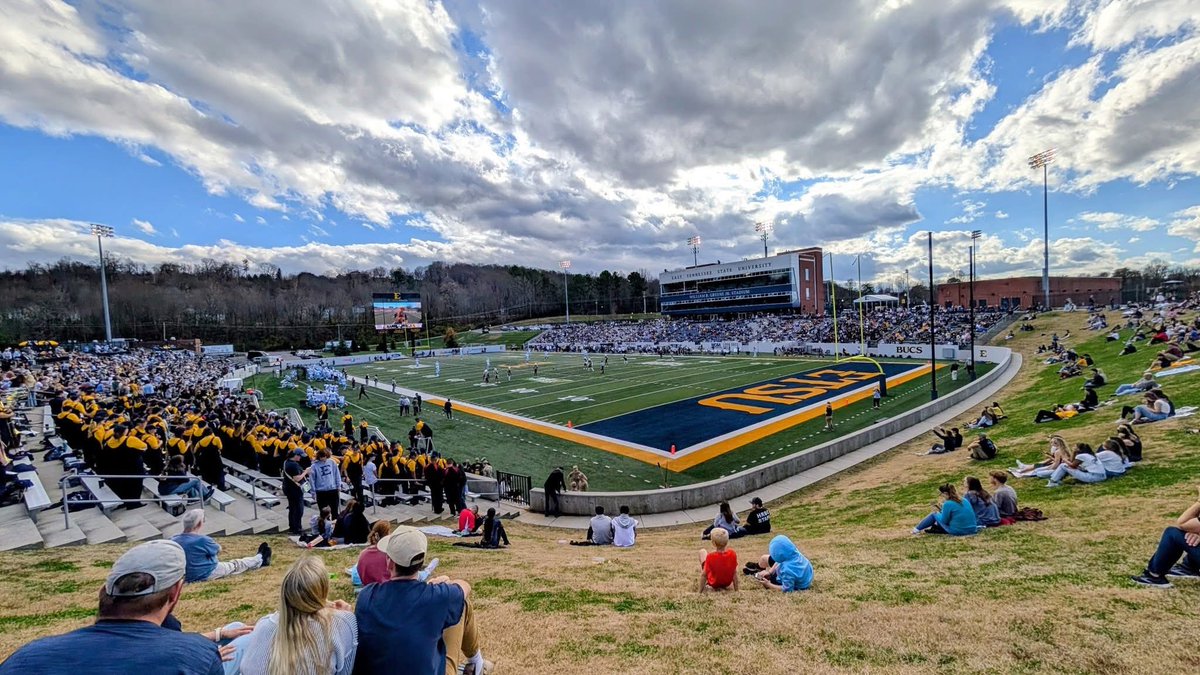 After a great visit I’m blessed to receive an offer to <a href="/ETSUFootball/">ETSU Football</a>. <a href="/CoachPotter_/">Paul Potter</a> <a href="/bluegrassmike/">Mike Kelly</a> <a href="/Coach_Rang/">Derek Rang</a> <a href="/Coach_heals/">Will Healy</a>