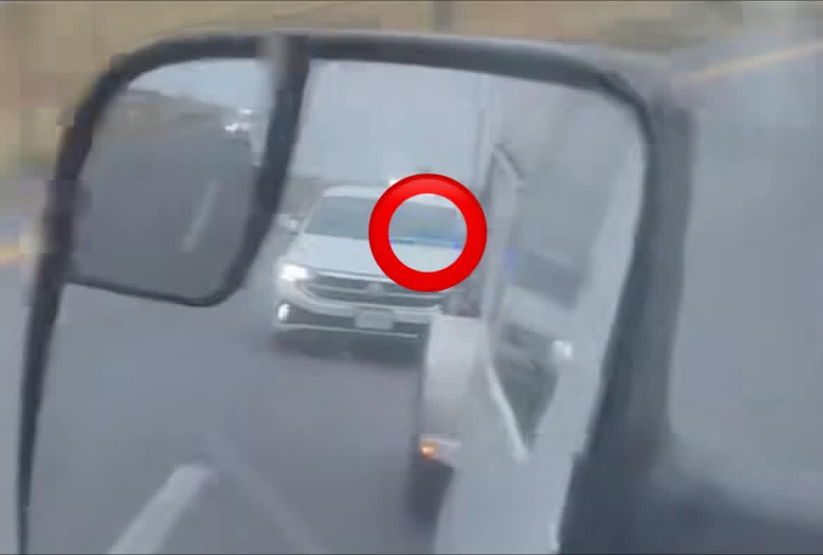 EN ÉSOS VEHÍCULOS EN COLOR BLANCO TRIPULADOS POR DELINCUENTES ARMADOS SON LOS QUÉ ANDAN ASALTANDO EN LA AUTOPISTA #NUEVO_LAREDO - #MONTERREY

ASALTAN CON VIOLENCIA A MANO ARMADA

<a href="/Claudiashein/">Claudia Sheinbaum Pardo</a> <a href="/OHarfuch/">Omar H Garcia Harfuch</a> <a href="/SSPCMexico/">Secretaría de Seguridad y Protección Ciudadana</a> <a href="/SSP_GobTam/">Seguridad Pública</a> <a href="/Dr_AVillarreal/">Américo Villarreal</a> <a href="/FGJ_Tam/">Fiscalía General de Justicia de Tamaulipas</a> <a href="/VoceriaSegTamps/">Vocería de Seguridad Tamaulipas</a>