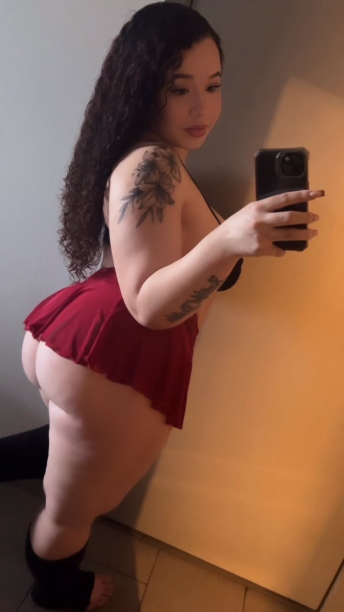 Theyluvqey's tweet photo. Should I do a sale on my onlyfans before this new drop ?🥰🫣 https://t.co/D21kS0ps14