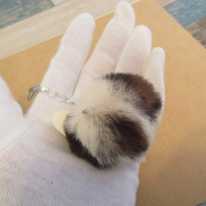 おはようございます🐧
いつも お世話になりまして ありがとうございます🐧

旦那が職場内の福利厚生アプリで１日の歩数を
競って？いて４万歩超を達成…ﾖｸ ｼﾗﾝｹﾄﾞ
足裏の皮 ずる剥け～😱💦

ｻﾃ 比較的最近の新作 ３点🤗とomakeの🐱です。
　
💁minne.com/@kazuki0601