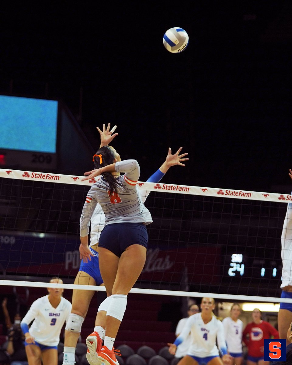 CuseVB's tweet image. Battle tested in Dallas. Clemson up next 💪 

#LiveTheDREAM