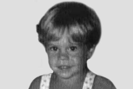 CCivicaCatalana's tweet image. #TalDiaComoHoy ETA asesinó a Luis Delgado. Tenía 2 años. Los etarras le destrozaron el cuerpo y le causaron un estallido craneal.

Ternera era el máximo dirigente de ETA cuando pusieron la bomba y sabían que matarían a un niño. Ahora te lo intentan presentar como hombre de paz.