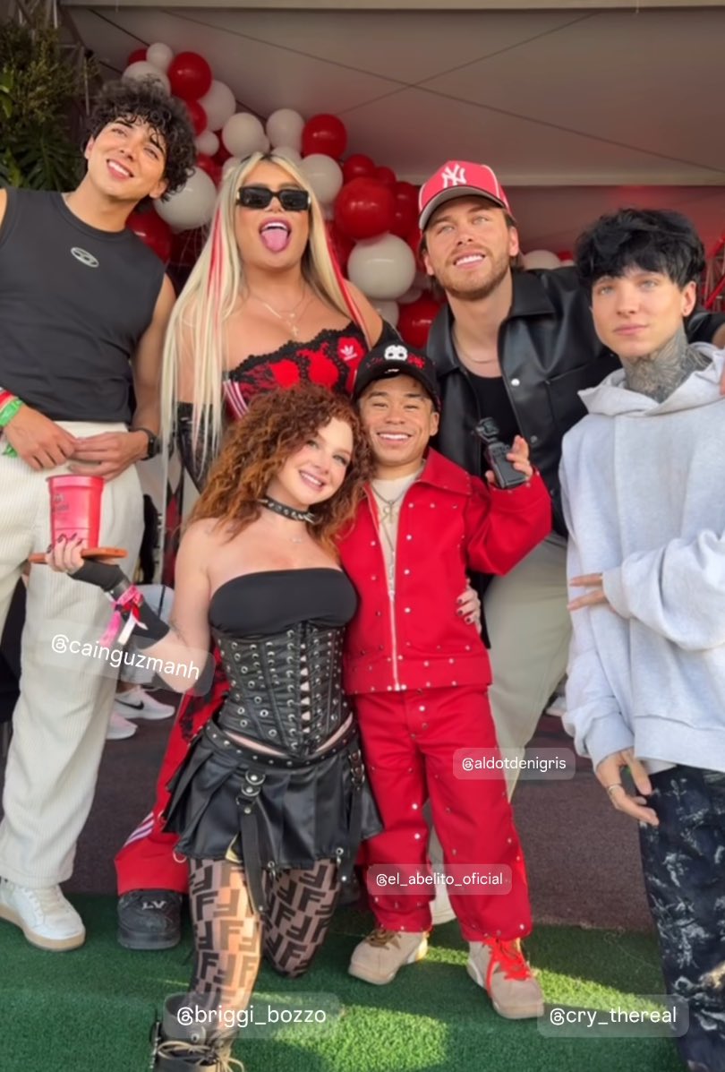 _AleDiaz02's tweet image. Aldo y Abelito 🥰

LOMECAN EN FLOWF

 #masalladelaldo