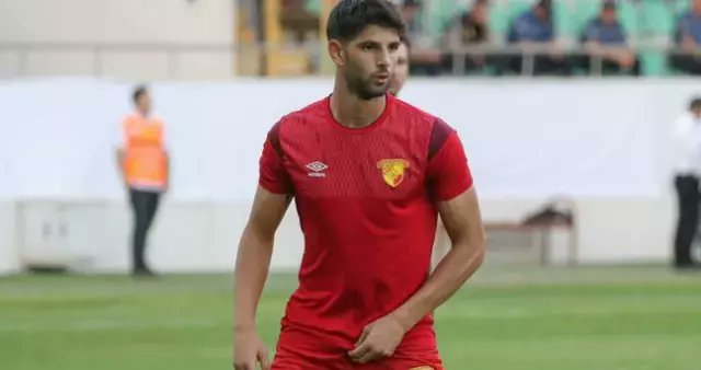 Kasımpaşa Karşısında 90 Dakikada Ümit Akdağ

Top çalma 2 (2)
Pas Arası 2
Tehlike Engelleme 2
Geri Kazanma 8
Zeminde İkili Mücadele (Kazanılan) 4 (2)
Hava Topu Mücadelesi (Kazanılan) 5 (3)
Kilit Pas 2
İsabetli Pas 69/85 (81%)
Uzun Top (İsabetli) 3/5 (60%)
Topla Buluşma 97