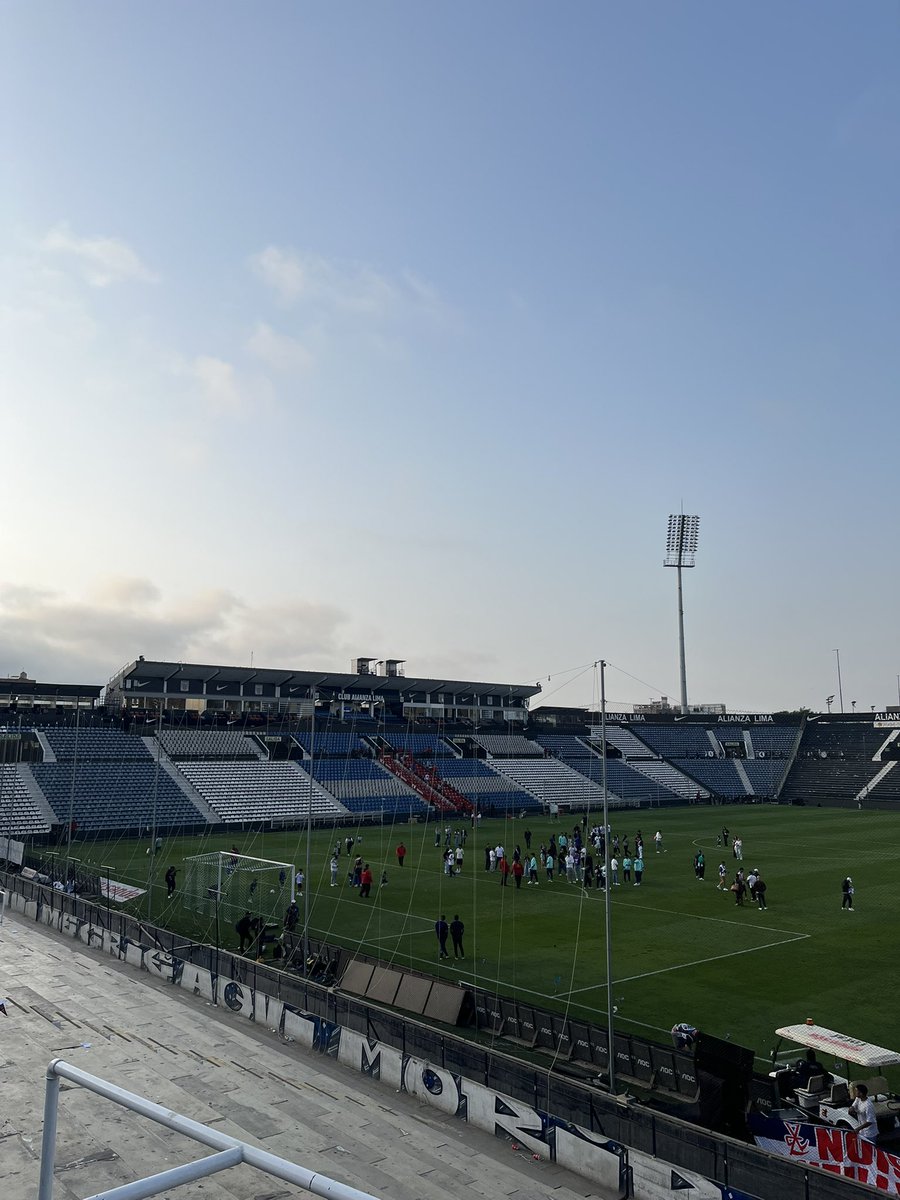 ltwtlima's tweet image. ganó max verstappen el gp de las vegas y ganó alianza lima por goleada… life is good