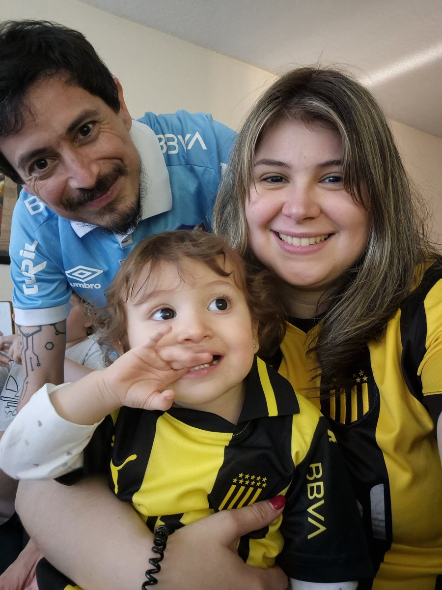 El clasico en familia papa bolso y nosotras carboneras 💛🖤