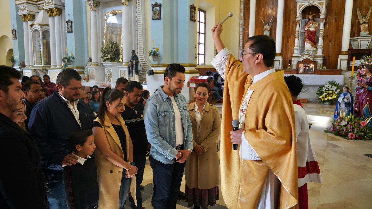 RMCMMMM's tweet photo. Muy agradecido con Dios por un año más de vida, en especial por las bendiciones, por la salud, por mi familia y por permitirme contar con la amistad de tantas personas valiosas en todo Cuyoaco. 🙏🧡 https://t.co/GORpTcgjq5