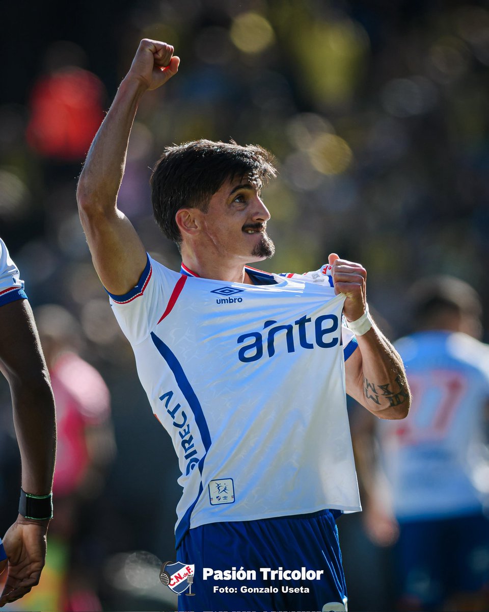 Señor clásico de Lucas Rodríguez, su primer tiempo fue espectacular. No paro de correr y cubri huecos, siempre bien parado y robando pelotas. 

Hace un trabajo silencioso por eso pocos lo destacan, pero es muy valorable su accionar en el campo. Es un PAC-MAN.