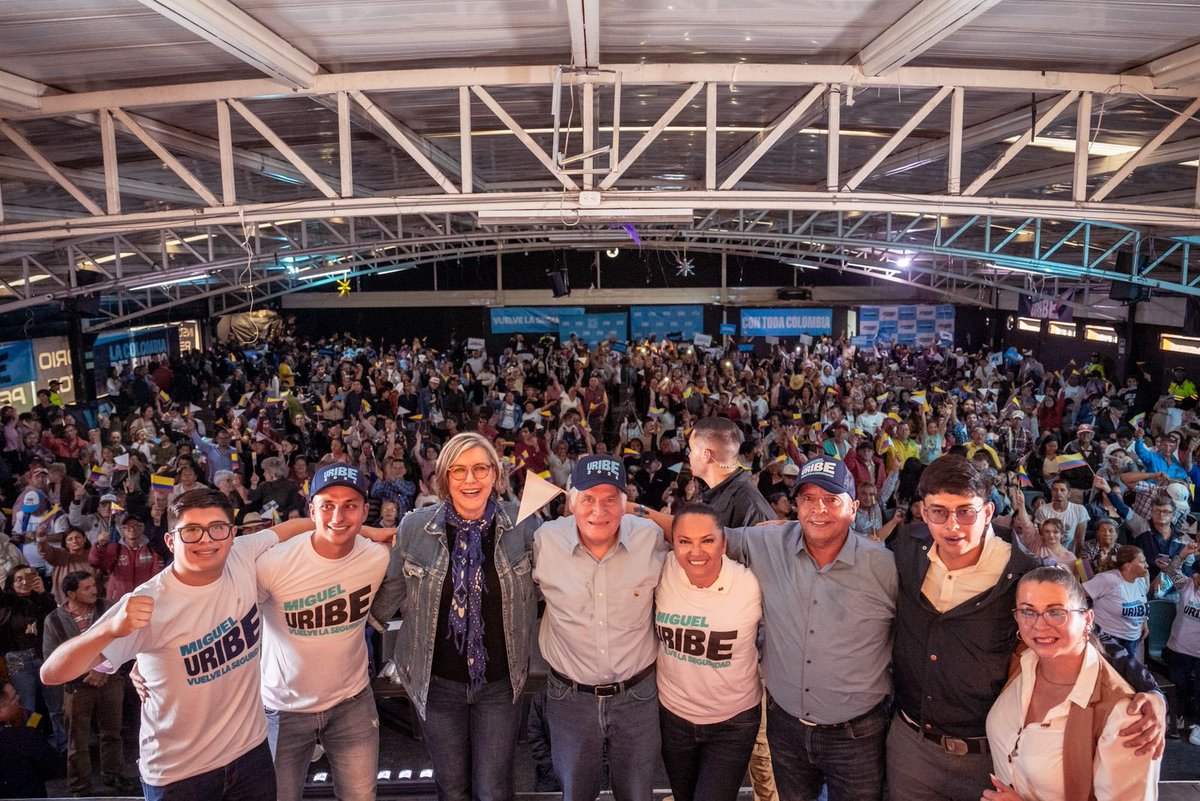 migueluribel's tweet photo. Mi compromiso es irrevocable y hoy lo vuelvo a dejar claro desde Soacha: 

¡Colombia no volverá a arrodillarse frente a la violencia! 

A Colombia #VuelveLaSeguridad https://t.co/X7qAb6AO7A
