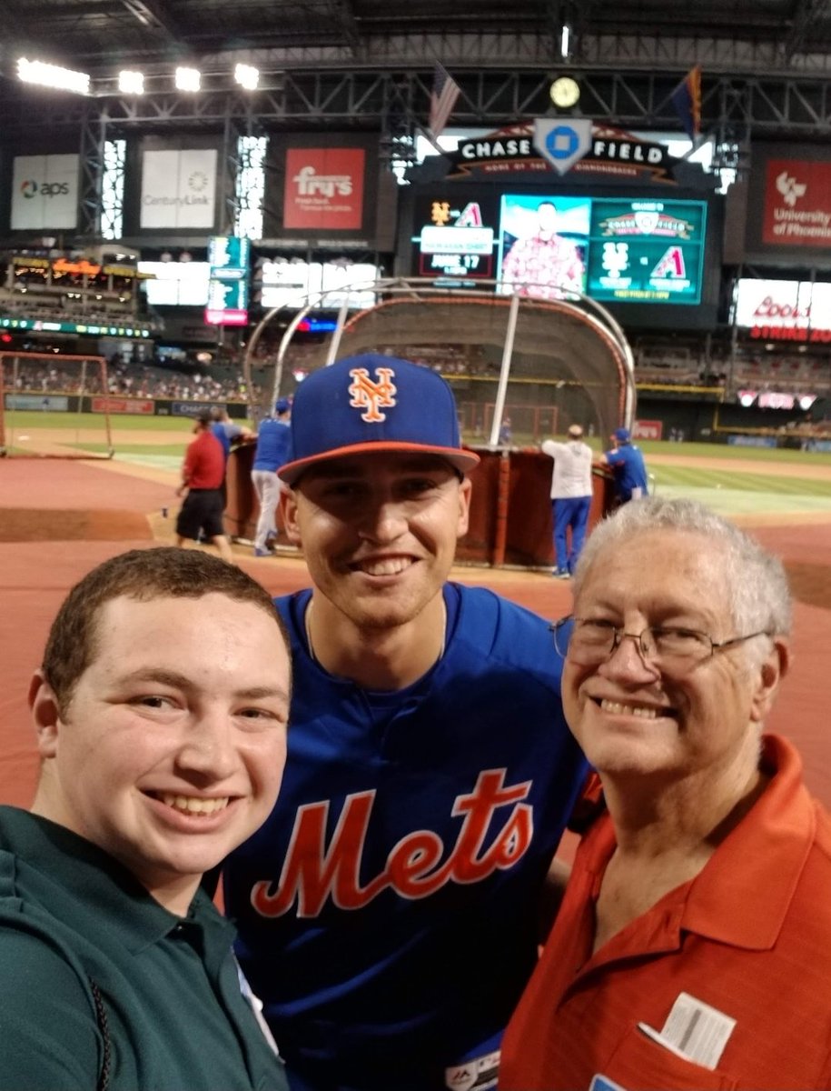 Pretty bummed to hear about Nimmo's departure. Great guy. Came over and took a Pic with my grandpa and I when we were visiting Arizona. Expecting big move to compensate #LFGM <a href="/You_Found_Nimmo/">Brandon Nimmo</a> best of luck I'll be rooting for you!