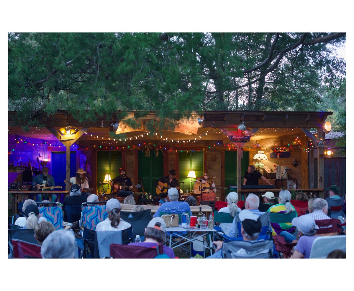 Chad_Edwardz's tweet image. Frog pond Saturday Social 11.22.25 w @graysoncapps @AndrewDuhon @EricErdmanMusic @gretchenpeters Corky Hughes ands Barry Walsh! 
#Silverhill, AL 

#nikon #frogpondsundaysocial #livemusic 

thefrogpondatbluemoonfarm.com