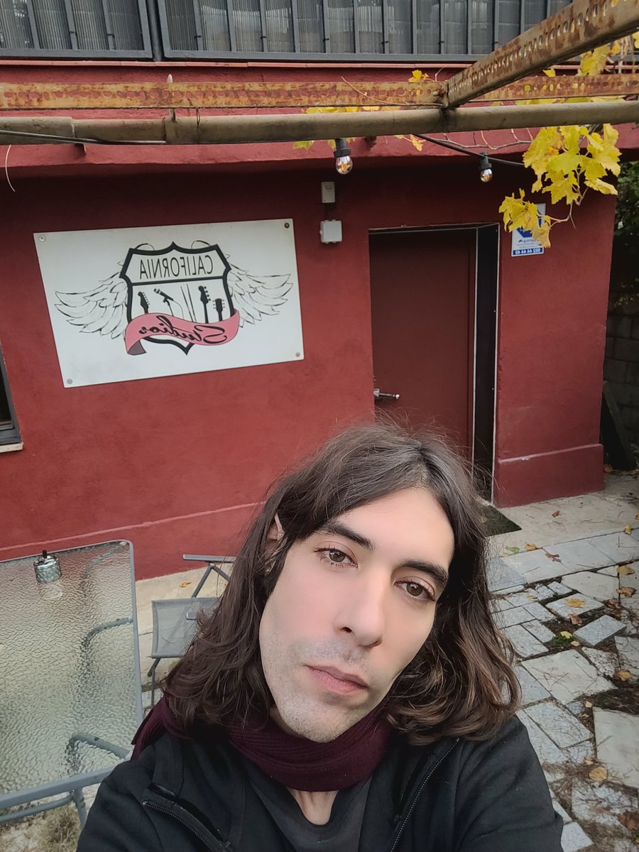 Y se terminó por fin el EP 🖤

Desde la primavera de 2024 hasta nuestros días. 
Lo que he dejado atrás, lo que he perdido, ganado y aprendido en todo este tiempo.
Todo saldrá a primeros de 2026.

Que ganas de grabar el siguiente!!!

#NewWave #Indierock #undergroundartist