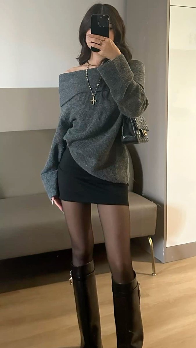 amyk1tty's tweet image. go to pinterest and search 🫧

𐙚 celebrity
𐙚 outfit
𐙚 quote
𐙚 aesthetic