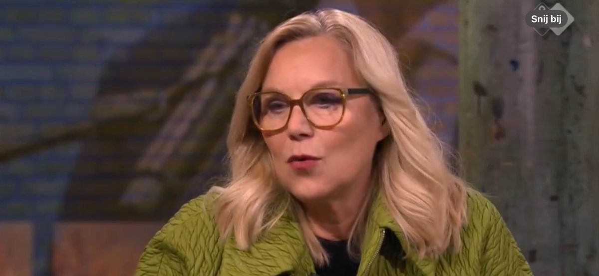 Tussen al het kleinzielige Haagse gedoe door - gelekte appjes, Mona's machtswellust, boze Bosma, Yesilgöz, vooral Yesilgöz - zat bij #buitenhof ineens Sigrid Kaag. Superieur, opvallend ontspannen, niet rellerig en wijs.